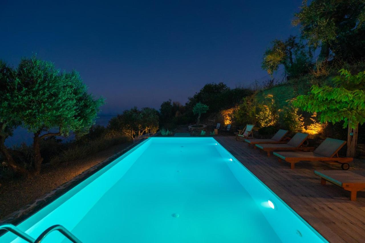Avgi Villa Glossa Buitenkant foto